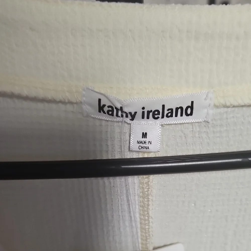Kathy Ireland Elegant Cream Jumpsuit with Black Belt. NWT - Picture 3 of 7